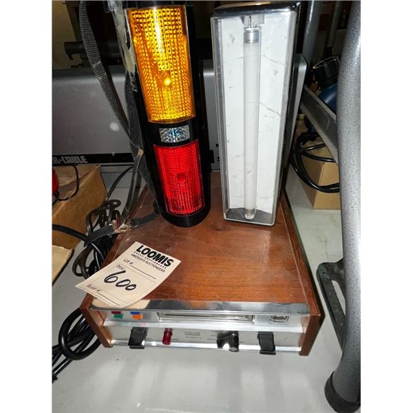 VINTAGE 8 TRACK PLAYER & LIGHTS