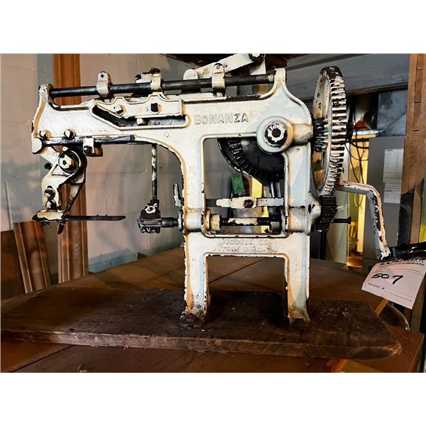 RARE GOODELL CO. MECHANICAL APPLE PEELER / WORKS