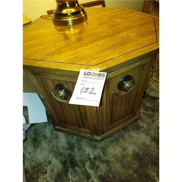 OCTOGAN END TABLE