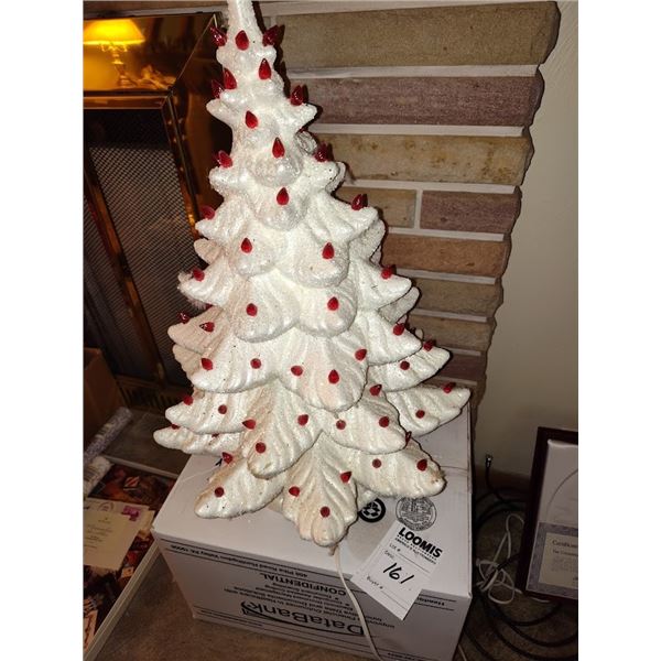 22" VINTAGE WHITE XMAS TREE W/RED BULBS