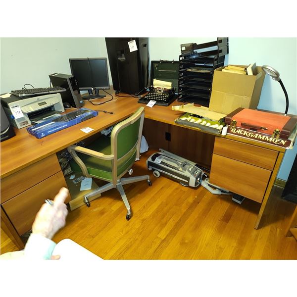 WOOD OFFICE/COMPUTER DESK