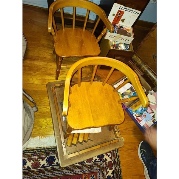 CHILDS 3 PC MAPLE TABLE /W 2 CHAIRS