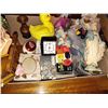 Image 2 : 5 BXS MISC AND COLLECTABLES, ETC