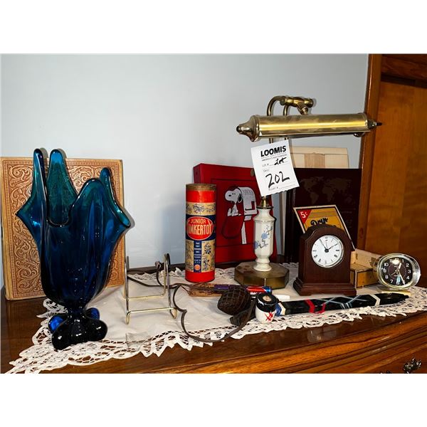 LOT WITH READING LAMP