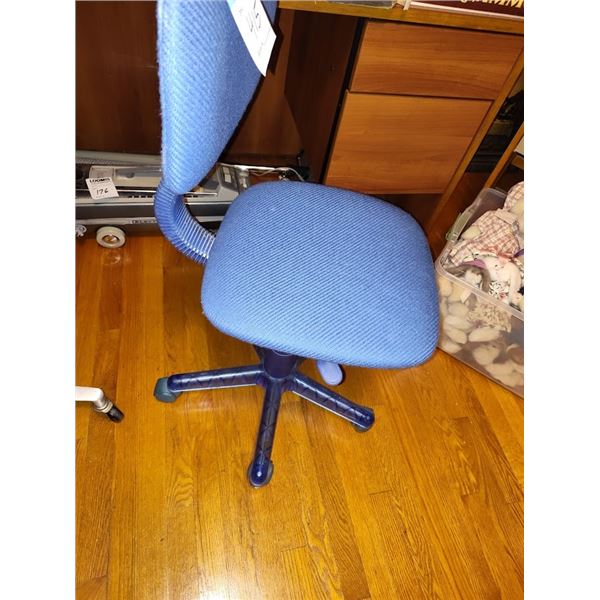 VINTAGE BLUE FABRIC CHAIR