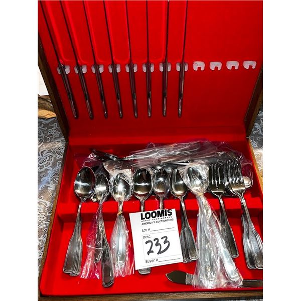 SILVERPLATE FLATWARE, SERVICE FOR 8