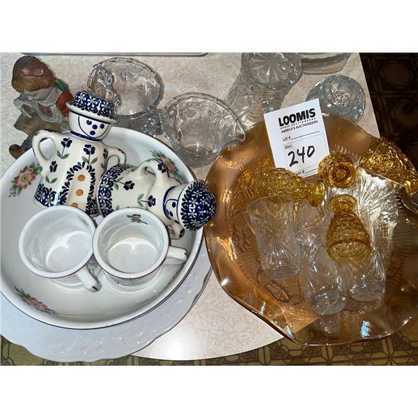 19 PC POTTERY AND GLASSWARE