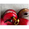 Image 2 : GAS CANS SOME ANTIQUE