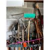 Image 2 : ASS/T GARDEN TOOLS W/STAND