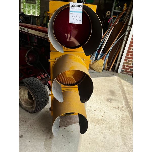 AUTHENTIC TRAFFIC LIGHT /  ELECTRIC MODIFIED FOR DISPLAY
