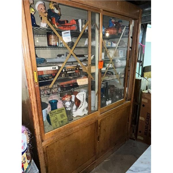 ANTIQUE LRG OAK BAKERY RETAIL DISPLAY CABINET (CONTENTS NOT INCLUDED)