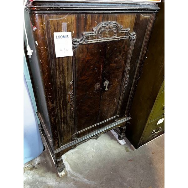 ANTIQUE RADIO CABINET