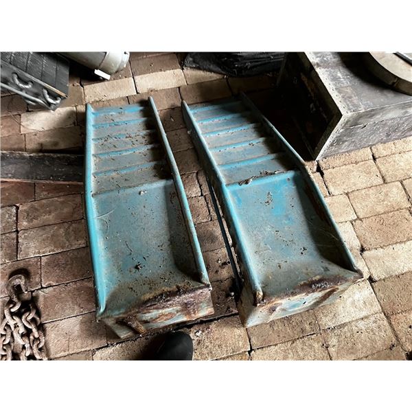 SET OF CAR RAMPS