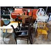 Image 2 : CHAIR LOT COMBO