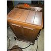Image 1 : DEHUMIDIFIER, RUNS