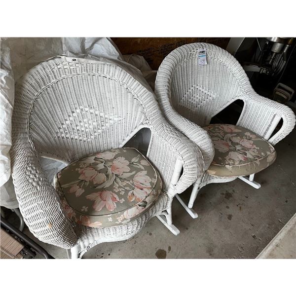 S/2 WHITE WICKER ROCKER / NEAR NEW CONDTION BID IS X 2
