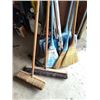 Image 2 : SALES LOT OF BROOMS & SHOVELS