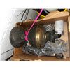 Image 3 : BRASS AND OTHER HARDWARE LOT
