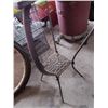 Image 2 : ANTIQUE IRON PLANT STAND