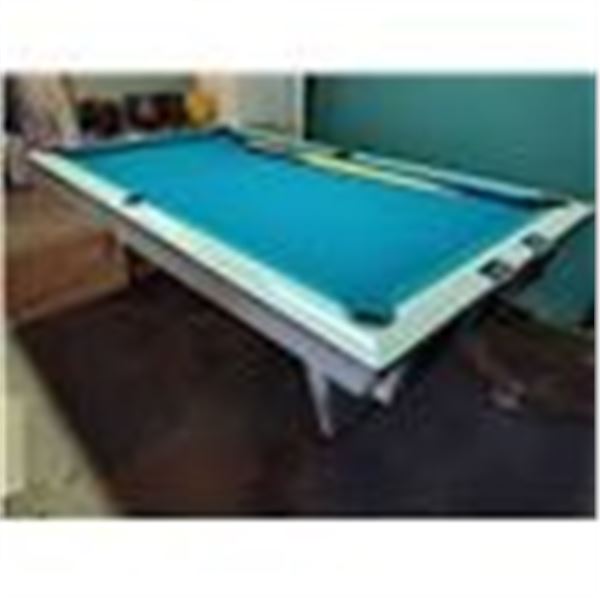 VINTAGE 1966 BRUNSWICK CELEBRITY BILLARD TABLE ( BEAUTIFUL CONDITION)