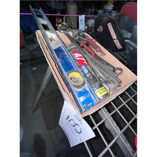 ASST LOT OF HAND TOOLS