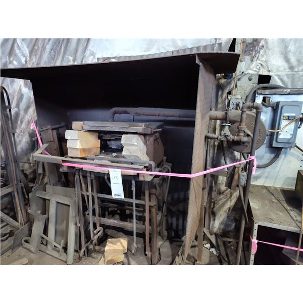 GAS BLACKSMITH FORGE W CUSTOM SIDES & HOOD