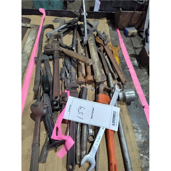 LOT OF HAND TOOLS