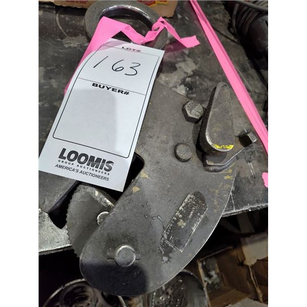 LOT OF LARGE LOCKING HEAD