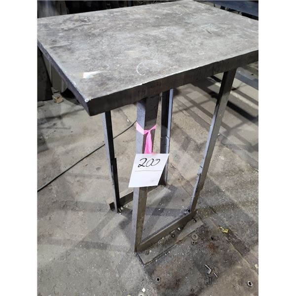 STEEL WORK TABLE APPROX 24" X 18 " / 40" HIGH