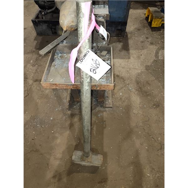 LARGE INDUSTRIAL STEEL HANDLE SLEDGE