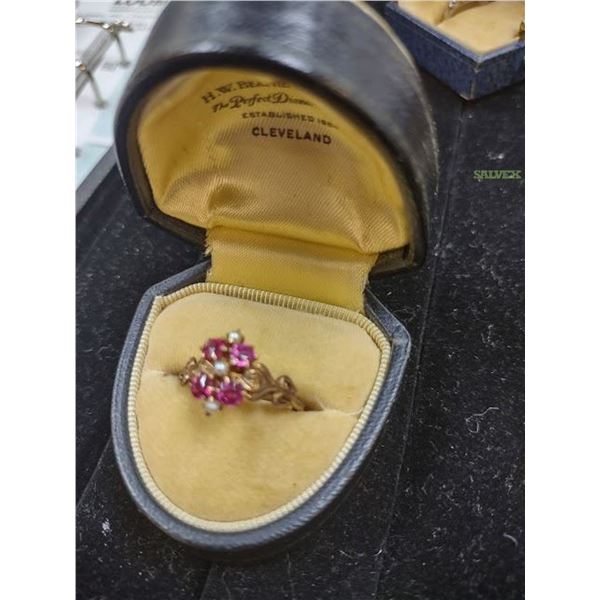 Antique Ladies Gold Ring With Precious Stones (1 Unit)
