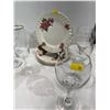 Image 5 : 6 Johnson Brothers Plates, 10 Wine Glasses, 2 Champagne Flutes and Dancing Couple Music Box