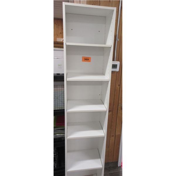 WHITE SHELVING UNIT WITH SLAT BACKING (5 SHELVES)