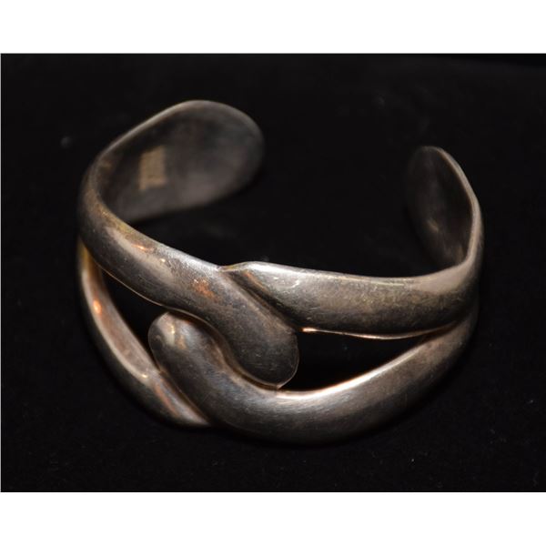 HEAVY.925 STERLING MEXICO STAMPED CUFF BRACLET