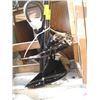 Image 2 : MINI EXCAVATOR AUGER W/LARGE BIT