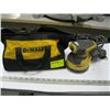 Image 1 : DEWALT PALM SANDER IN BAG