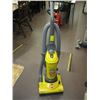 Image 1 : EUREKA MAXIMA UPRIGHT VACUUM