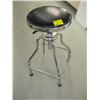 Image 1 : CHROME & BLACK STOOL