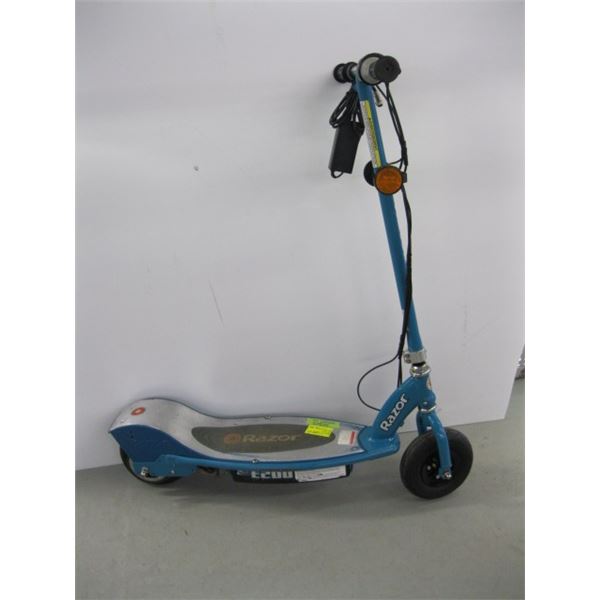 RAZOR ELECTRIC SCOOTER W/NEW CHARGER & UPDATED BATTERY