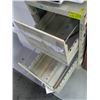 Image 2 : 2 DRAWER LETTER SIZE FILING CABINET