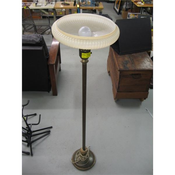 ANTIQUE FLOOR LAMP