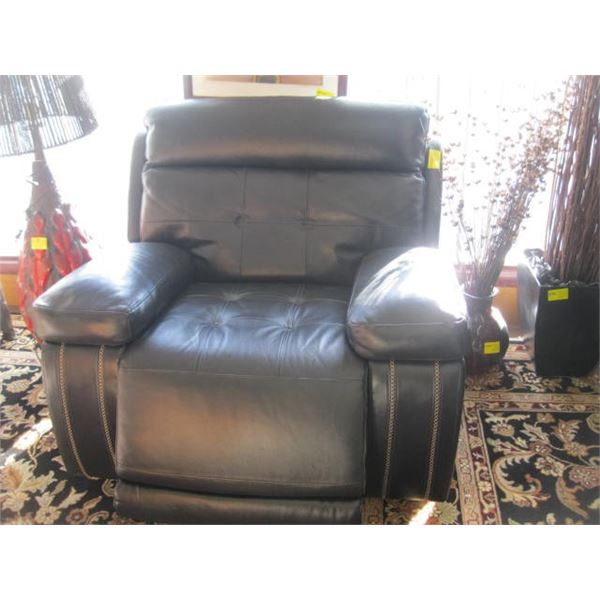 LG. LEATHER POWERED RECLINER, NO POWER SUPPLY