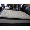 Image 2 : QUEEN SIZE BOX SPRING & MATTRESS