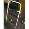 Image 1 : 2- STEP FOLDING LADDER