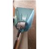 Image 2 : SNOW SHOVEL,WINDOR SCRAPPER,ND UMBRELLA