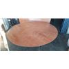 Image 2 : 2  6FT ROUND MARKET TABLES