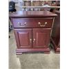 Image 2 : PAIR OF CHERRY FINISH NIGHT STANDS