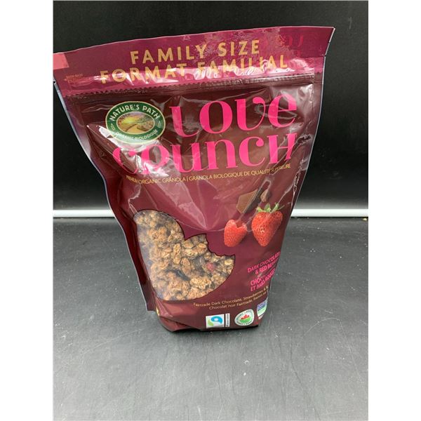 Love Crunch Dark Chocolate & Red Berries (700g)