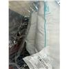 Image 2 : Sealy Pure Queen Size Pillows