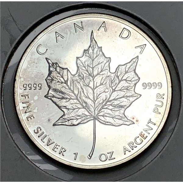 2009 Canada $5 Maple Leaf 1 ozt .9999 Silver
